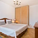Emi Apartman *