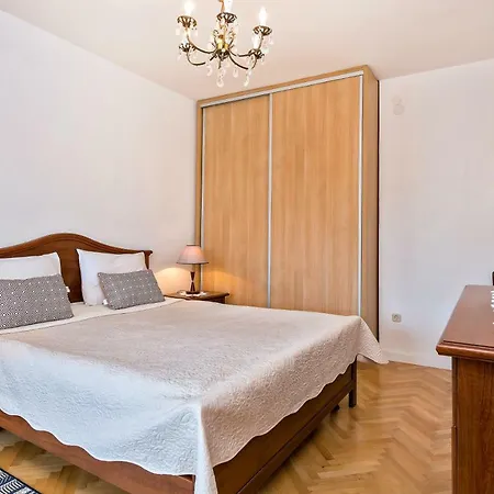 Emi Apartament *