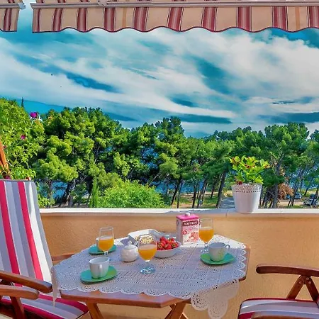 Apartament Emi